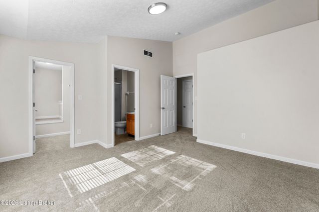 5926 Haven Manor Way, Louisville, KY 40228