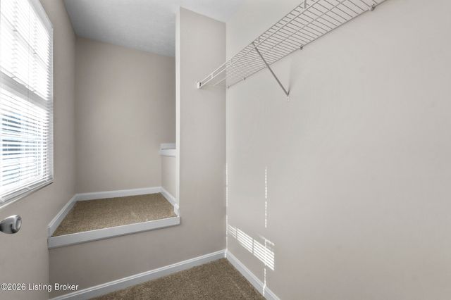 5926 Haven Manor Way, Louisville, KY 40228
