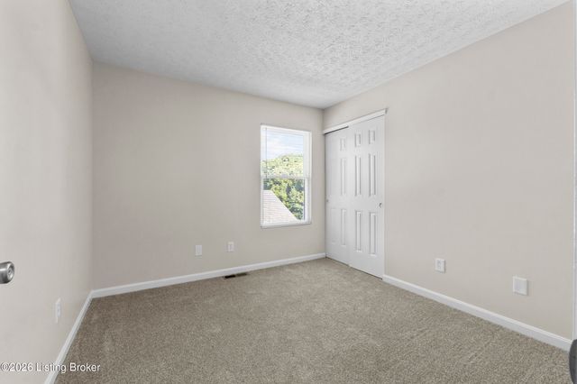 5926 Haven Manor Way, Louisville, KY 40228
