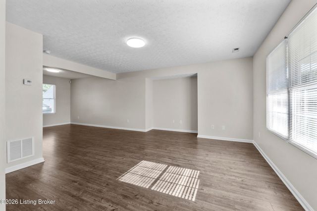 5926 Haven Manor Way, Louisville, KY 40228