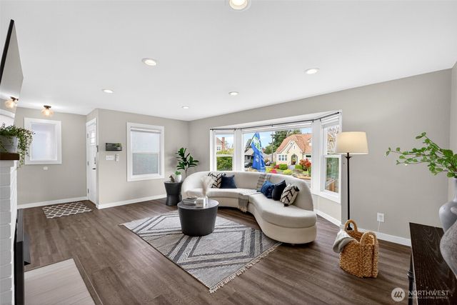 4546 6th Avenue, Tacoma, WA 98406