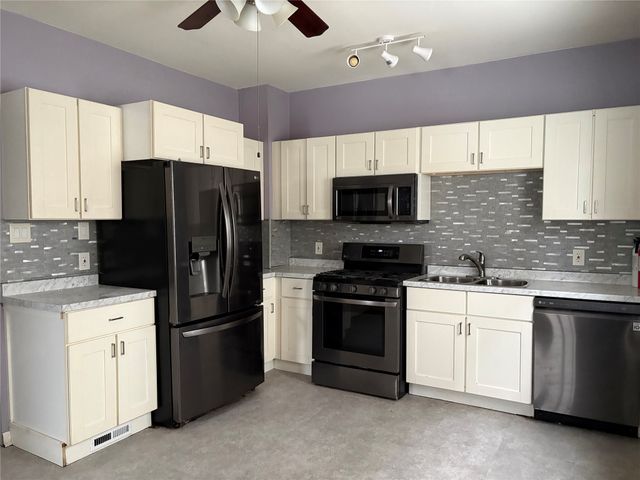 1424 E 9TH Street, Erie, PA 16503