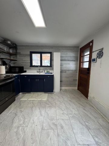 37 Spencer Street, Delaware, OH 43015