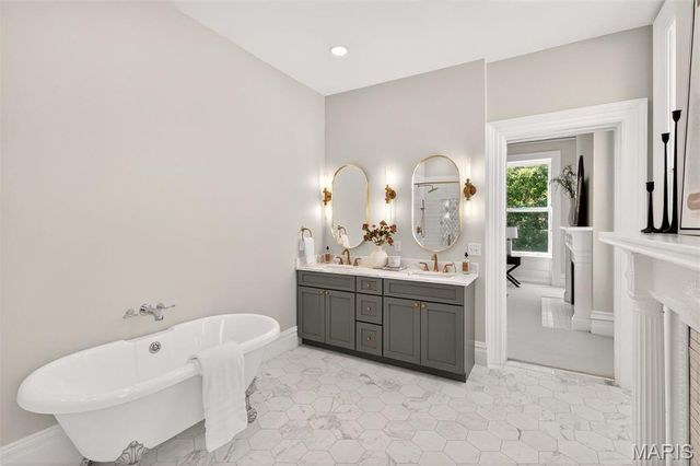 4341 Westminster Place 1, St Louis, MO 63108