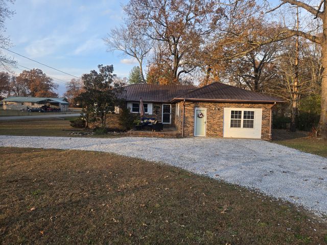 1203 Edgewood Dr, Manchester, TN 37355