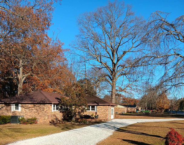 1203 Edgewood Dr, Manchester, TN 37355