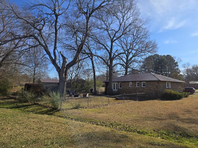 1203 Edgewood Dr, Manchester, TN 37355