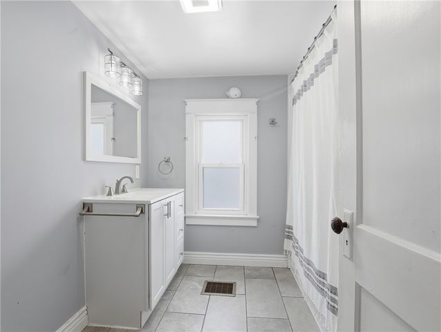 111 East Vanderbilt Street, Athens Boro, PA 18810