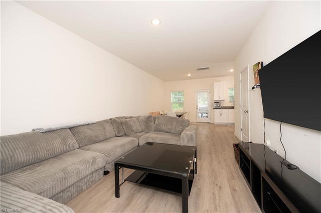 6 W 28th Street, Winston-salem, NC 27105