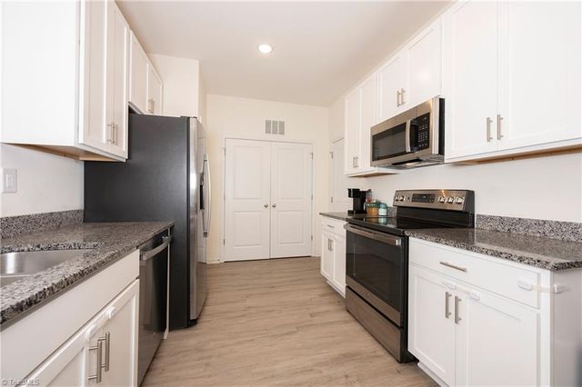 6 W 28th Street, Winston-salem, NC 27105