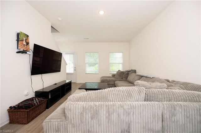 6 W 28th Street, Winston-salem, NC 27105