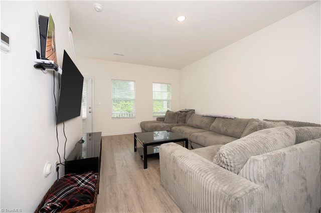 6 W 28th Street, Winston-salem, NC 27105