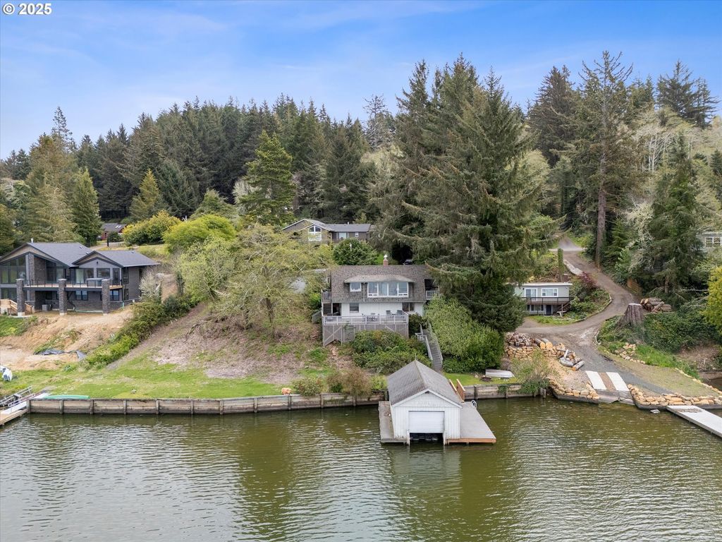 2871 Ne EAST DEVILS LAKE Rd, Otis, OR 97368