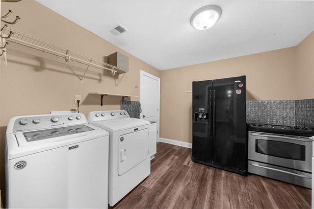 8840 Bayhill Drive, Gainesville, GA 30506