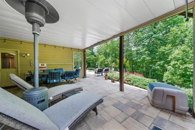 8840 Bayhill Drive, Gainesville, GA 30506
