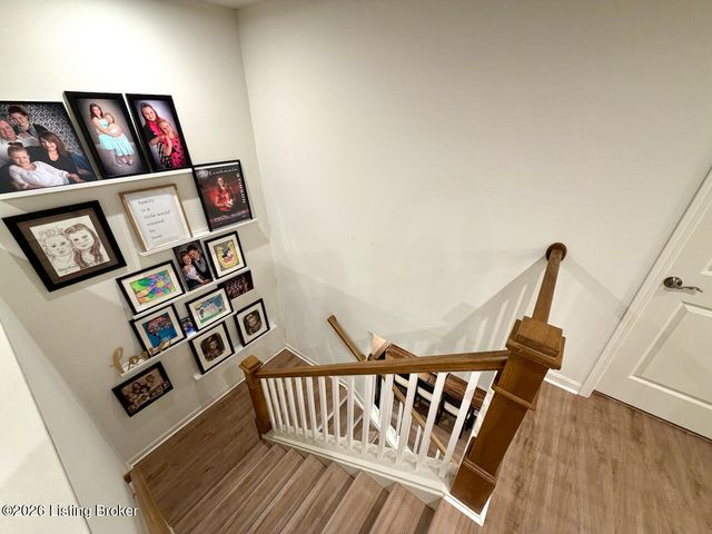 4633 Golden Eagle Dr, Louisville, KY 40245