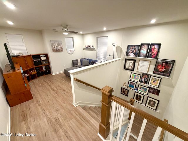 4633 Golden Eagle Dr, Louisville, KY 40245