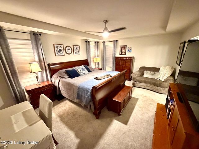 4633 Golden Eagle Dr, Louisville, KY 40245