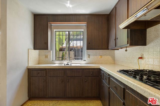 2711 Canyon Drive, Los Angeles, CA 90068