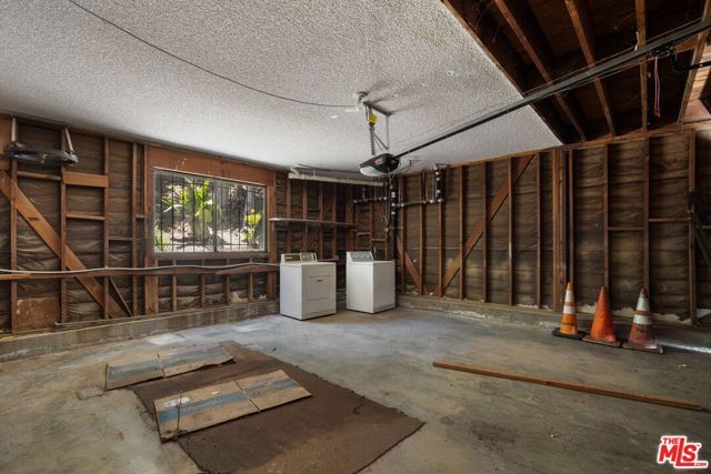 2711 Canyon Drive, Los Angeles, CA 90068