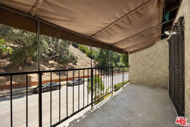 2711 Canyon Drive, Los Angeles, CA 90068