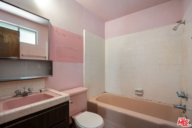 2711 Canyon Drive, Los Angeles, CA 90068