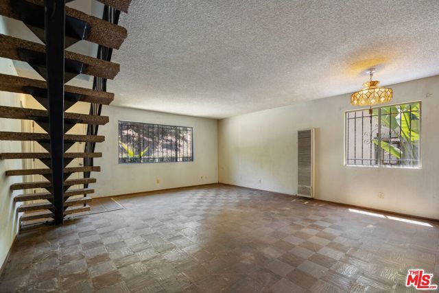 2711 Canyon Drive, Los Angeles, CA 90068