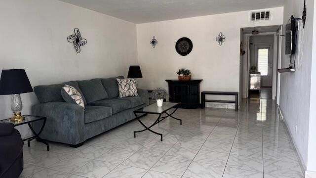 2000 NE 51st Court 111, Fort Lauderdale, FL 33308