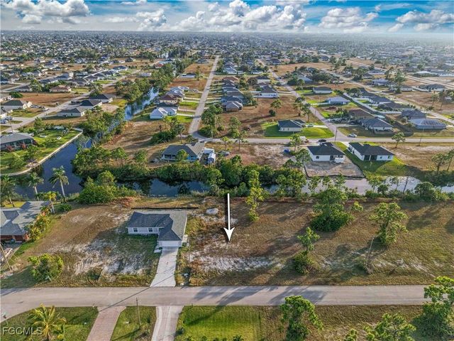 2220 NW 30th TER, Cape Coral, FL 33993