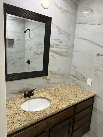 8545 Midpark Road 10, Dallas, TX 75240