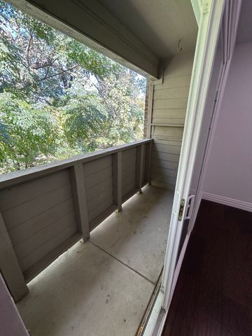 8545 Midpark Road 10, Dallas, TX 75240