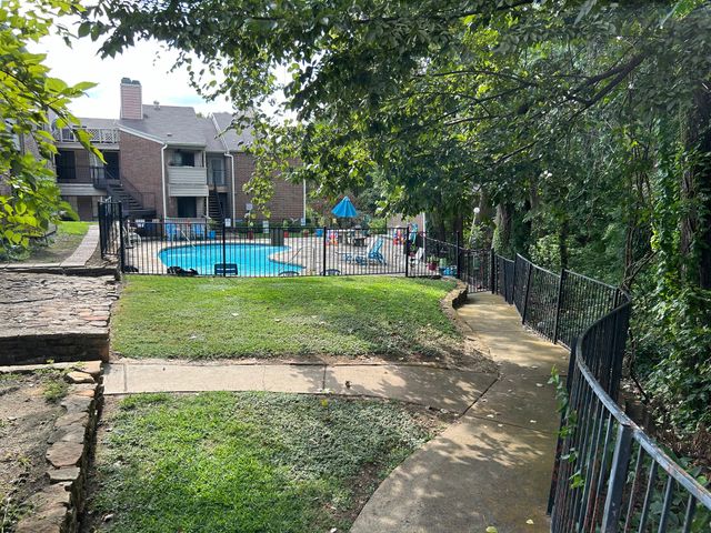 8545 Midpark Road 10, Dallas, TX 75240