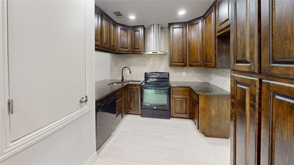 8545 Midpark Road 10, Dallas, TX 75240