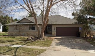 618 Birdsall Drive, Cedar Falls, IA 50613