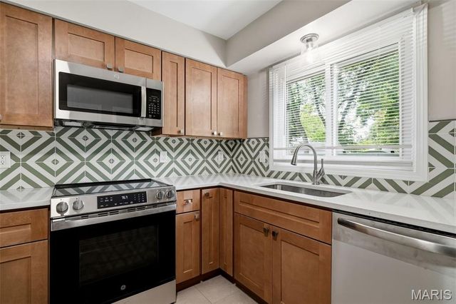 9201 Guthrie Avenue, Woodson Terrace, MO 63134