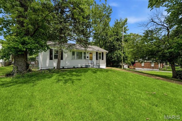 9201 Guthrie Avenue, Woodson Terrace, MO 63134