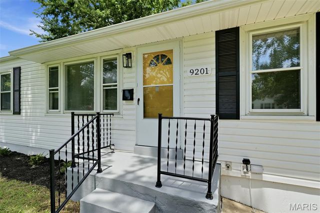 9201 Guthrie Avenue, Woodson Terrace, MO 63134