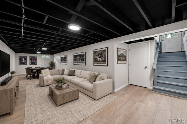 9201 Guthrie Avenue, Woodson Terrace, MO 63134