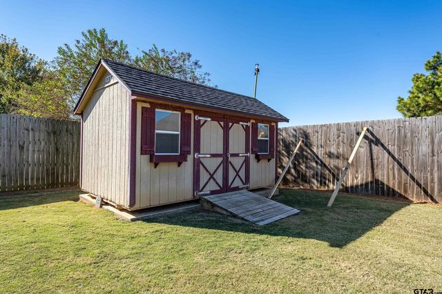 180 Kwando Ln., Bullard, TX 75757