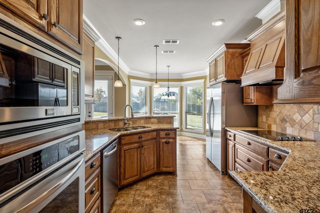 180 Kwando Ln., Bullard, TX 75757