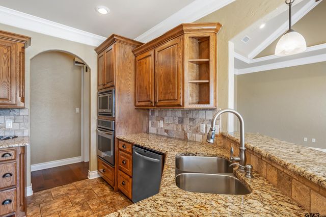 180 Kwando Ln., Bullard, TX 75757