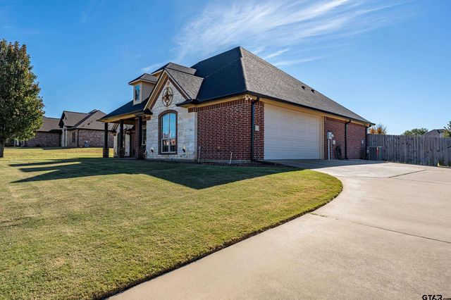 180 Kwando Ln., Bullard, TX 75757
