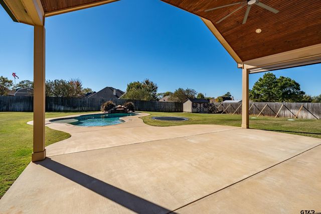 180 Kwando Ln., Bullard, TX 75757