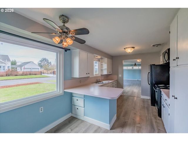 491 CLEVELAND St, Lebanon, OR 97355