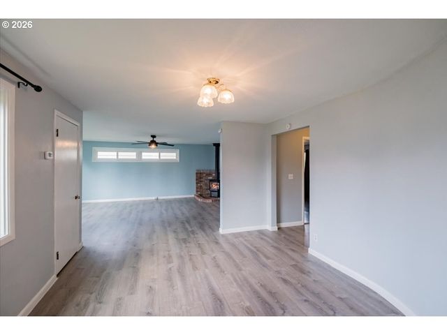 491 CLEVELAND St, Lebanon, OR 97355