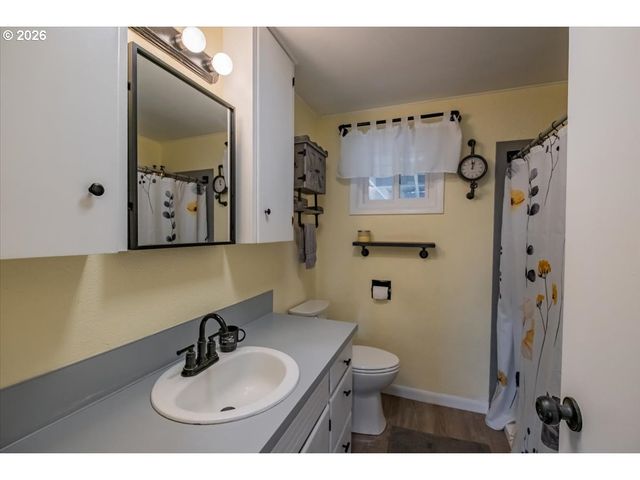 491 CLEVELAND St, Lebanon, OR 97355