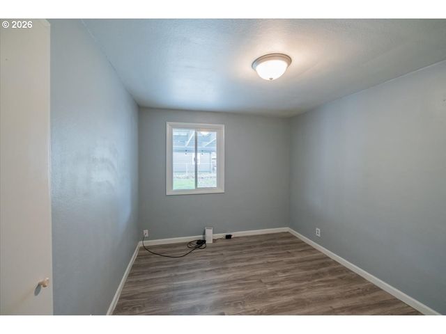 491 CLEVELAND St, Lebanon, OR 97355