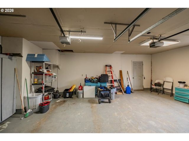 491 CLEVELAND St, Lebanon, OR 97355