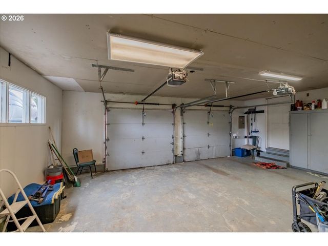 491 CLEVELAND St, Lebanon, OR 97355