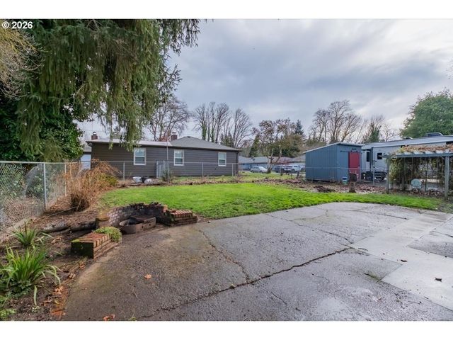 491 CLEVELAND St, Lebanon, OR 97355